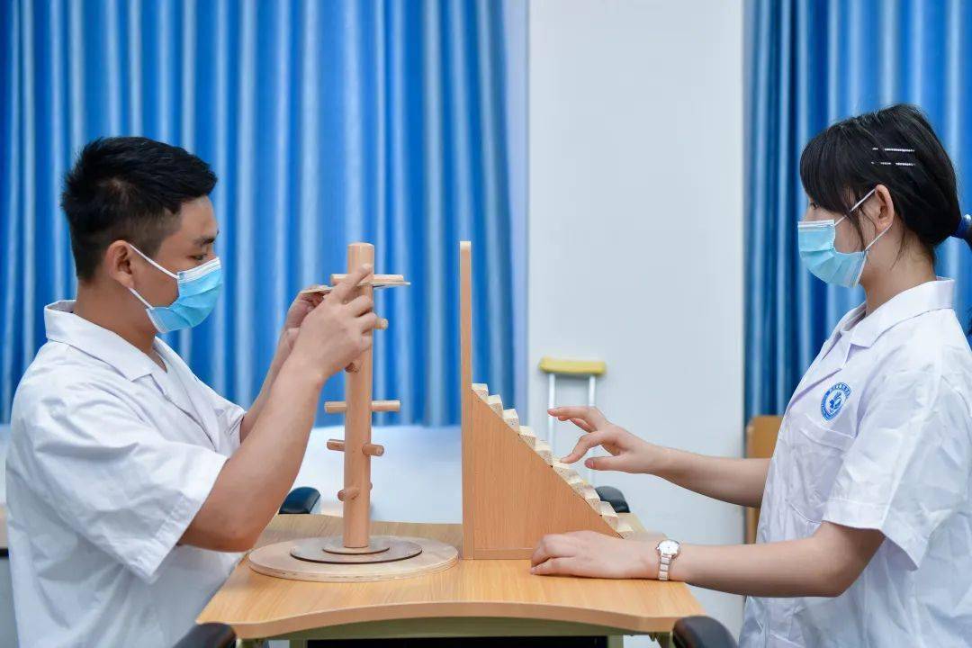 学校开设专业介绍—中医康复保健_治疗