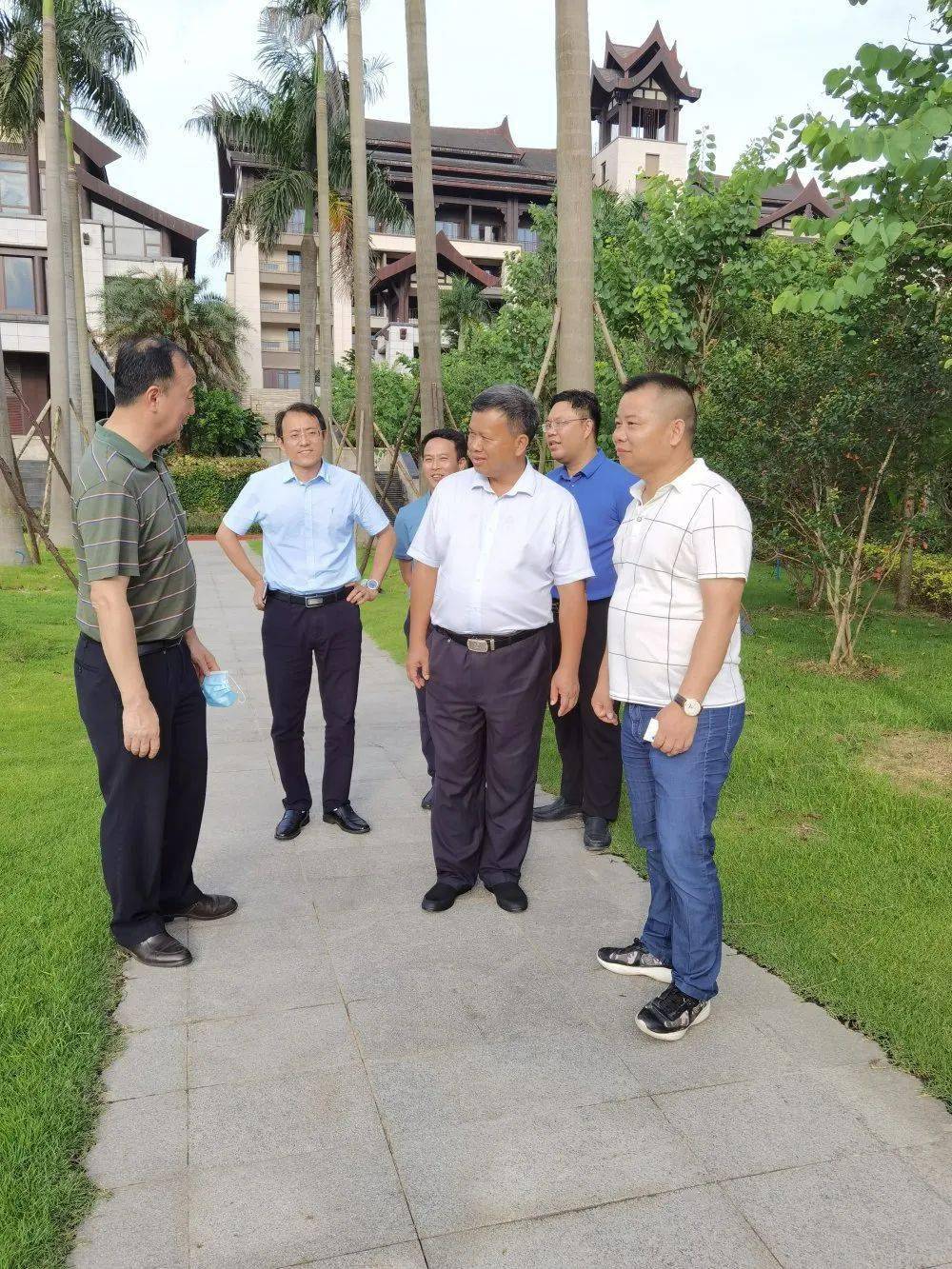 7月4日,刘勇主任率领县领导曹国俊,叶雪平及县商务局赴惠州,清远开展