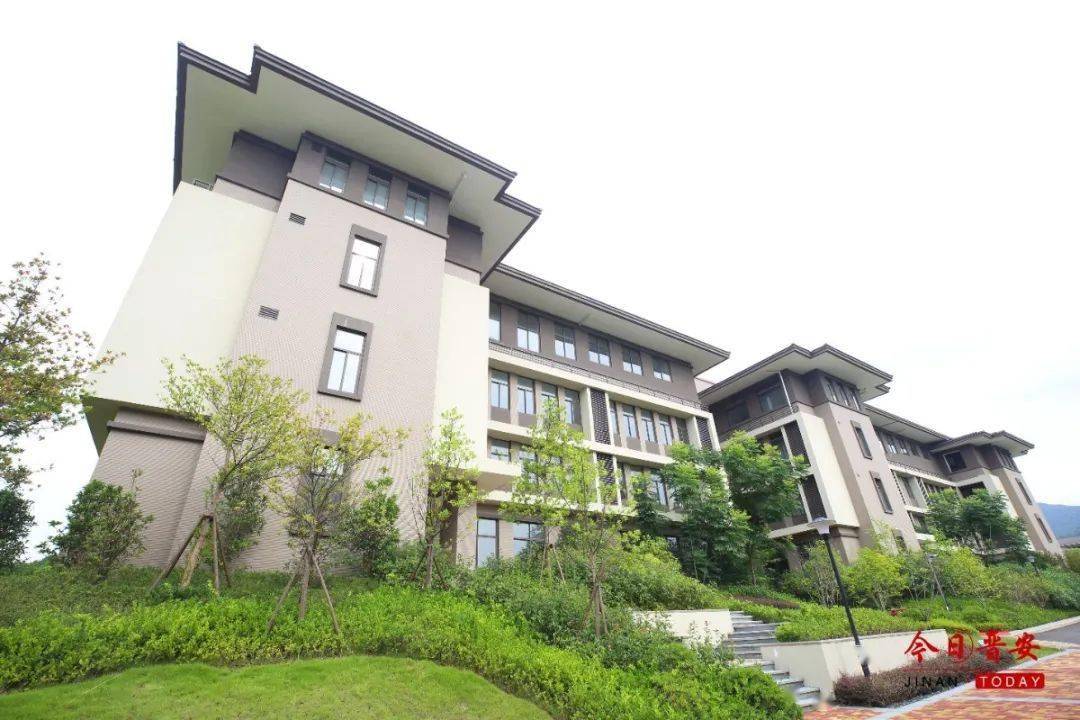 则徐中学桂湖校区将以"高质量,高声誉,高素质"为目标,立足传统,面向