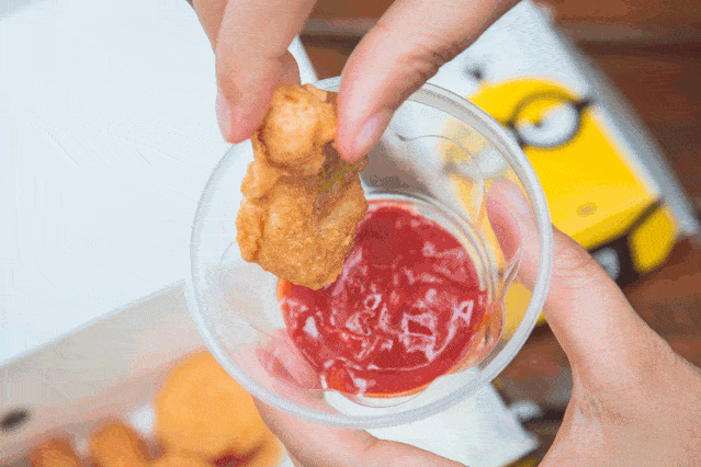 麦当劳摊牌了!要公开搞颜色,很黄,慎入!