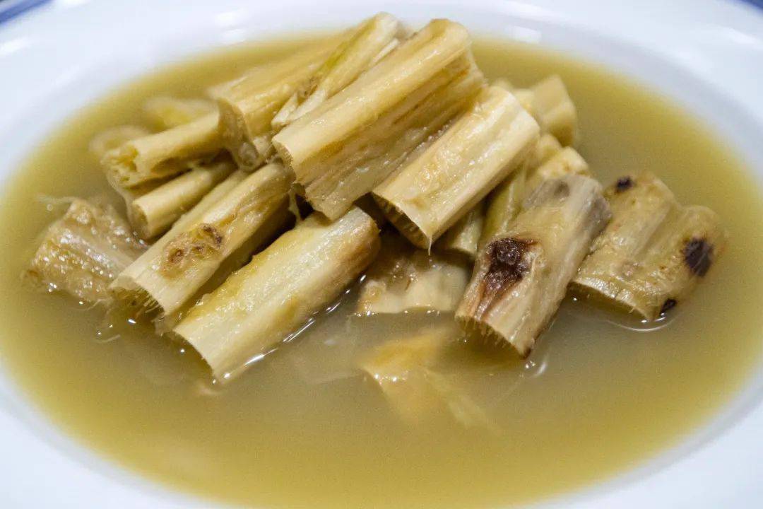 陈晓卿:最臭是霉苋菜梗你知道是什么吗"压饭榔头"的代名词它显然是