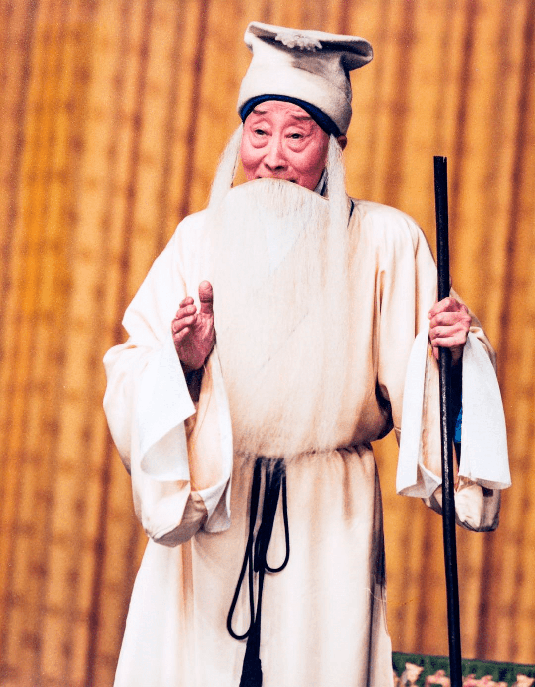 迟金声捧读京剧史照最新版本的感言