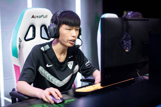 专访omg打野h4cker:个人目标是进了季后赛再打两轮_什么