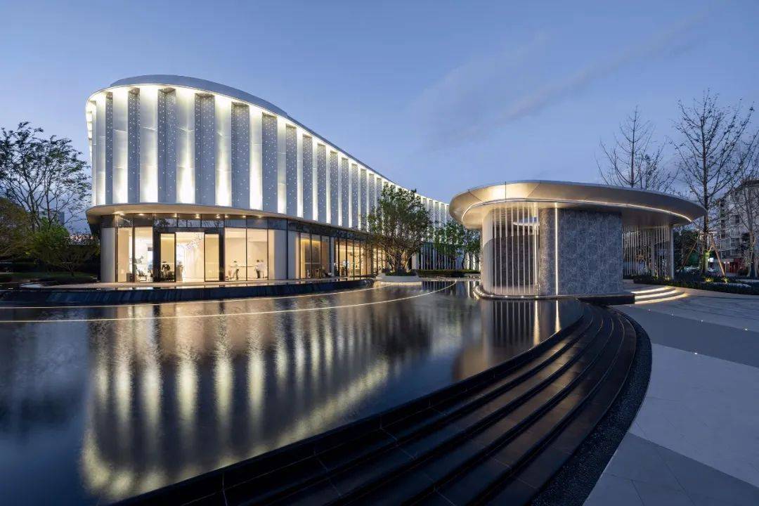 追逐晨光的踪迹昆明云和中心