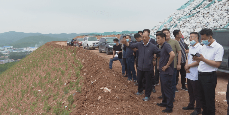 海城金洪岩个人资料图片