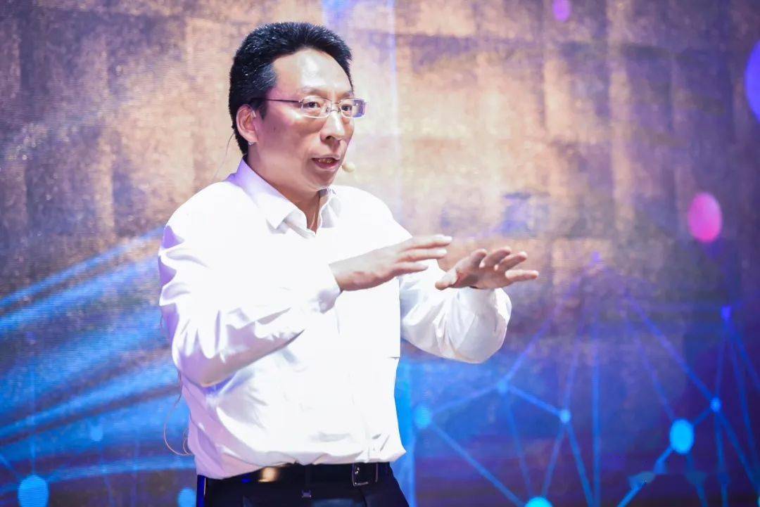 《物联网大咖说》刘会长做主题演讲