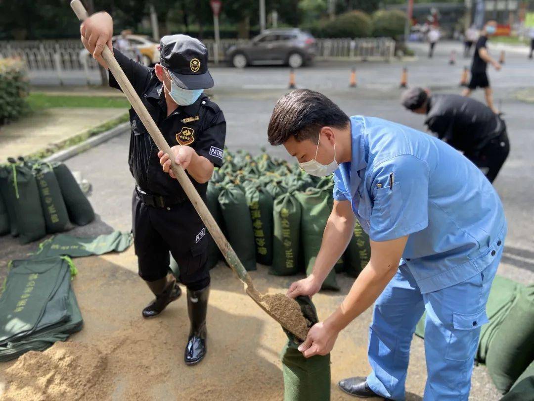 【会员】电建物业▏防汛攻坚战 牢筑防汛"安全堤"