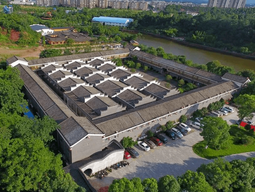 在贛縣區用午餐,下午前往 中央蘇區歷史博物館,福壽溝博物館及魏家