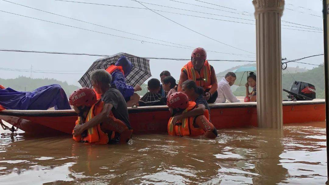 鄱阳抗洪一线,上饶消防全力以赴共克"洪魔"_救援
