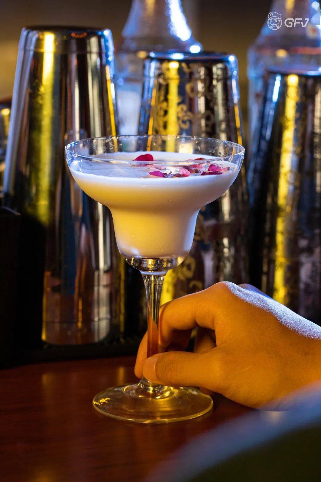 「cbd夜蒲天堂」,小姐姐免费喝鸡尾酒,1元喝生啤!