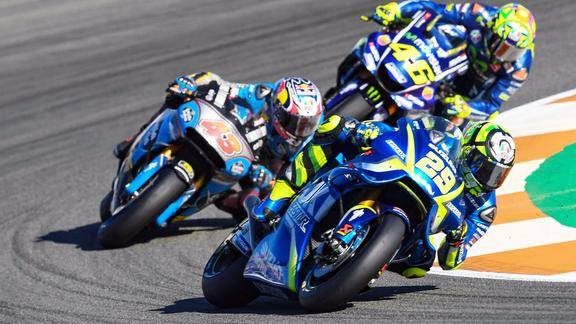 motogp瓦伦西亚站回放行动中的铃木车队