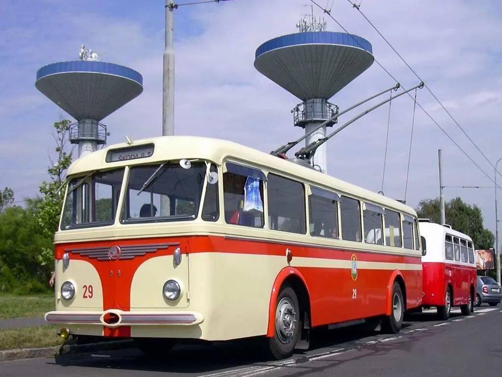 情怀车斯柯达8tr无轨电车