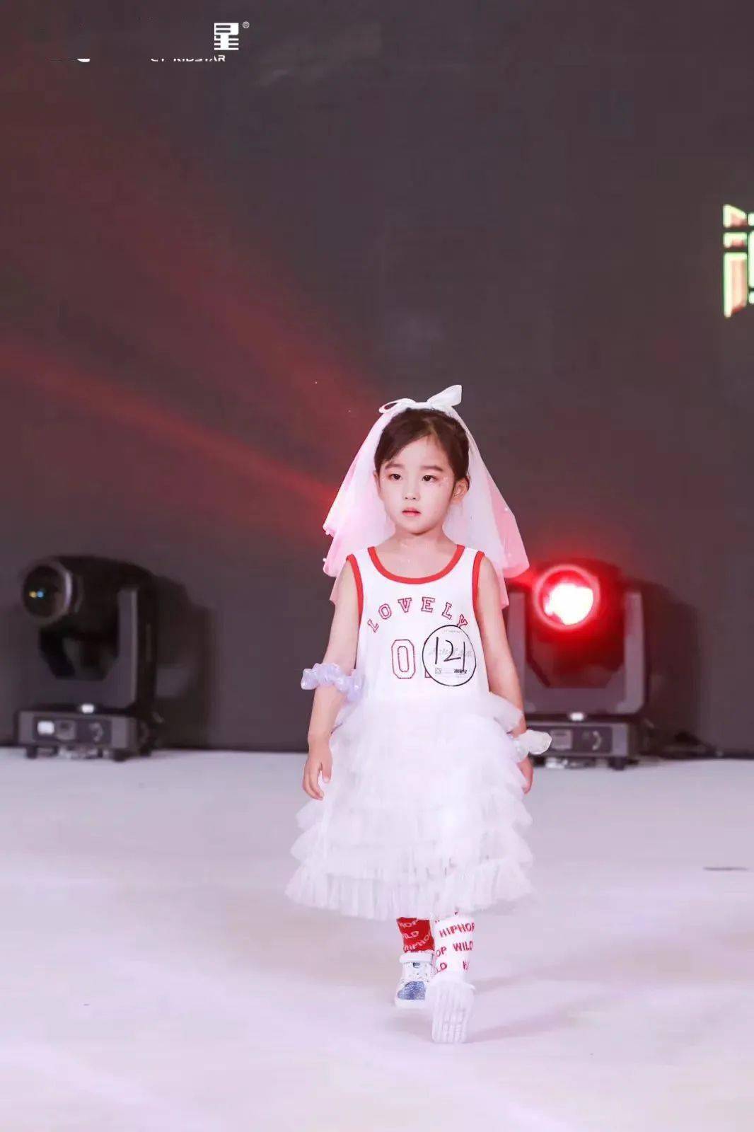 潮童星秀场谁说潮童星只有酷小孩我们还有翩翩少年郑州郑东赛区晋级