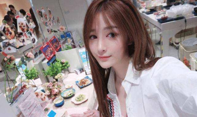 电竞选手女朋友叫啥?uzi奥咪咪,若风戚蓝尹,姿态女友名字最仙!