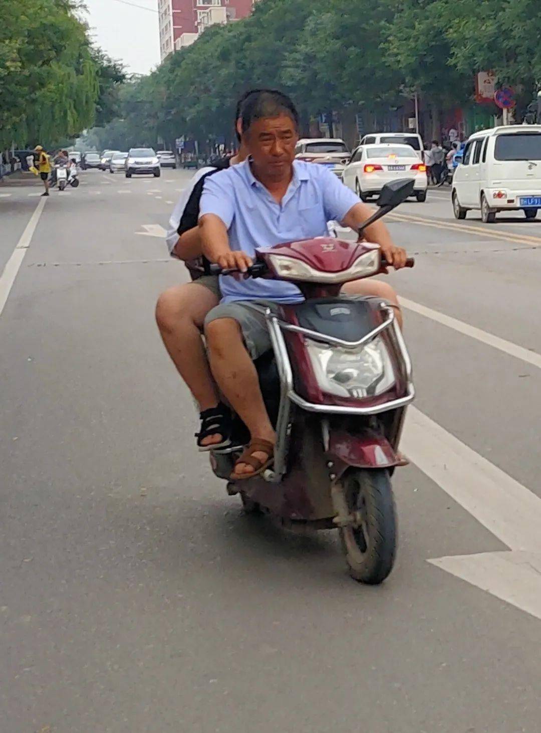 不文明交通行为曝光台非机动车违规靓照曝光台