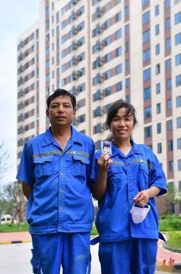 中建三局阳逻厂工人夫妻:再拼几年,争取买个大房子