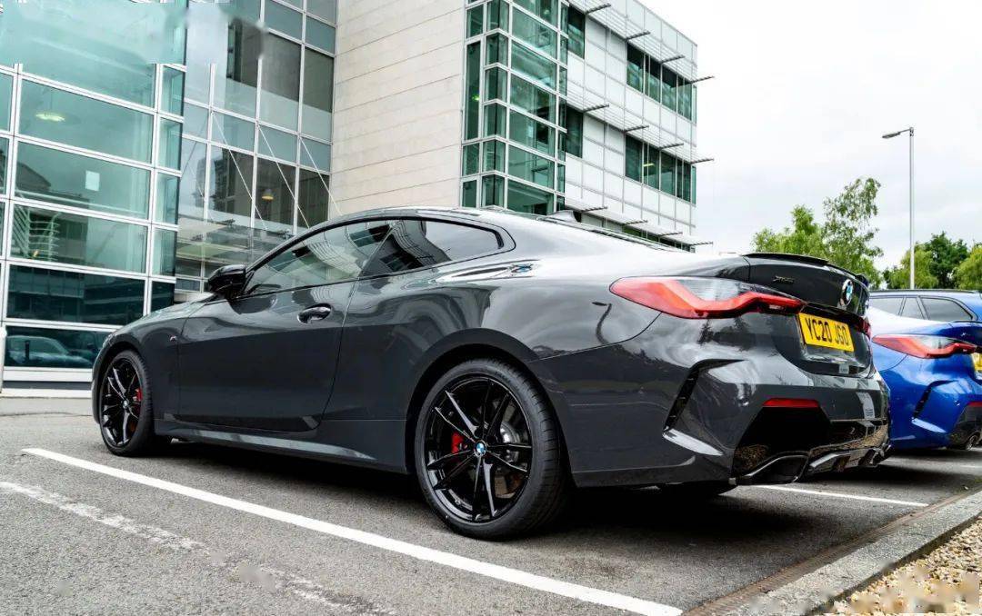 全新宝马4系实拍图来了矿石灰车漆你打几分