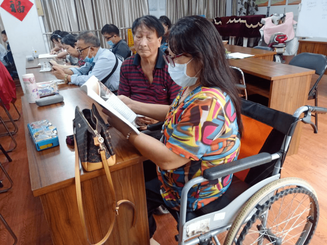 吴仙松老师长期从事杭州旅游业,同时还兼任旅游学校教师,对杭州饮食