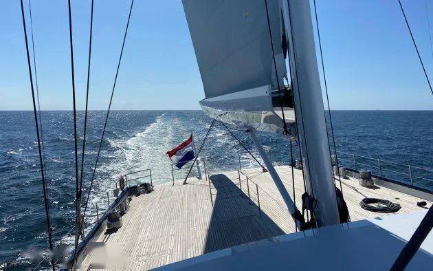 海鹰二号试航视频正在售卖的海鹰号这艘超级帆船由荷兰皇家豪斯曼