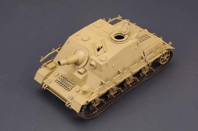 模型制作范例:两天涂装旧化完成的田宫灰熊