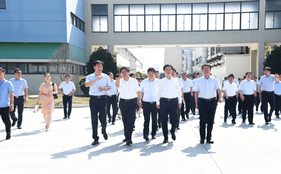 在東臺市考察學習期間,代表團一行先後來到科森科技東臺有限公司,科森