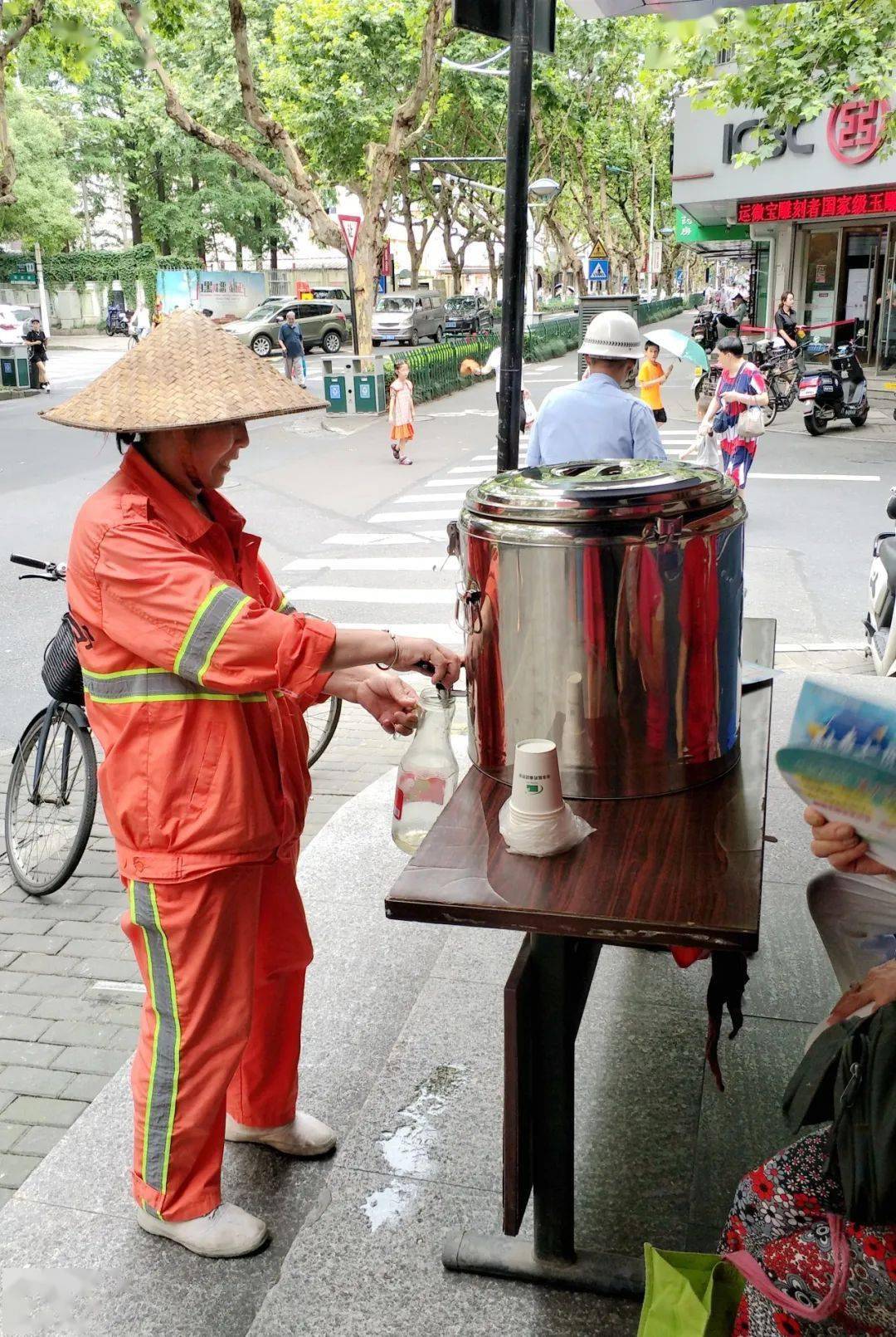 一群人的坚守与传承,公益凉茶摊与你清凉伴夏