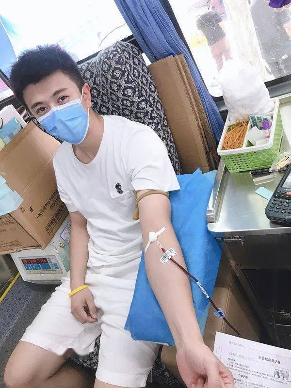 伸出手臂 让爱传递 ——唐山弘慈医院职工积极参加无偿献血活动_手机