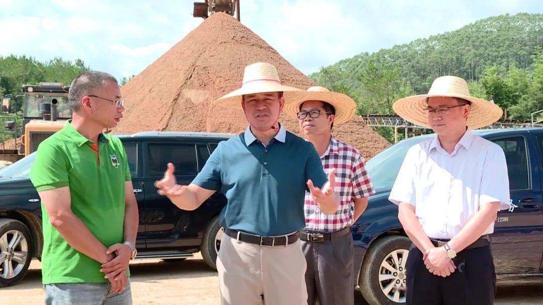 梧州市副市长何世恰到我市开展工作调研