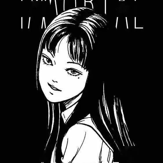 全网也掀起了一波富江仿妆热,这位小姐姐的仿妆更是得到了原作者伊藤