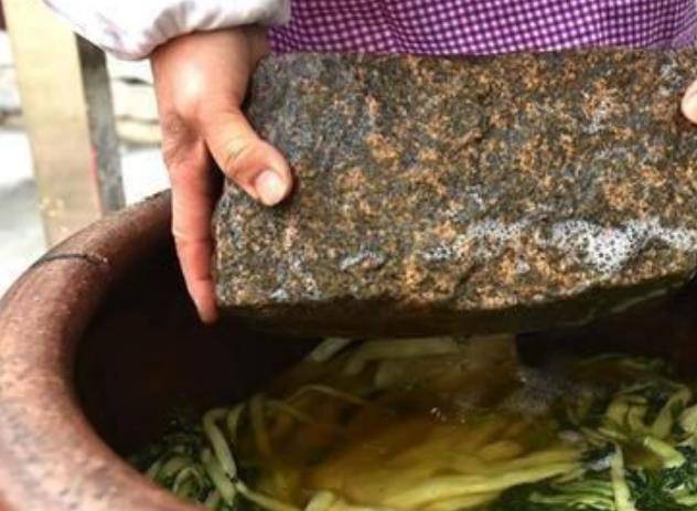 北京这座寺庙中,当了300年的咸菜缸,竟是个无价"国宝"_玉海