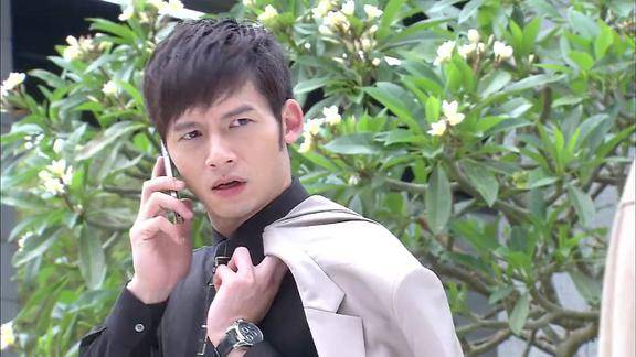 爱情睡醒了郝村长向仇岩下跪求他不要拆了桃李村