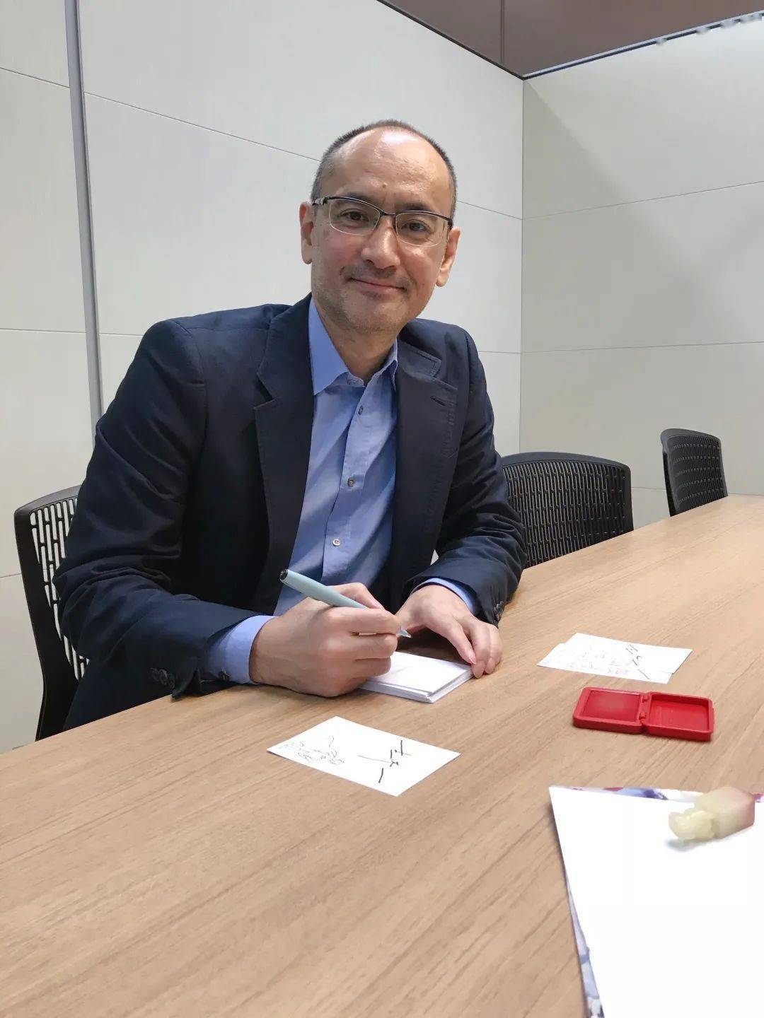 在励志工作的社会吉田修一为何偏爱毕业就失业的青年世之介