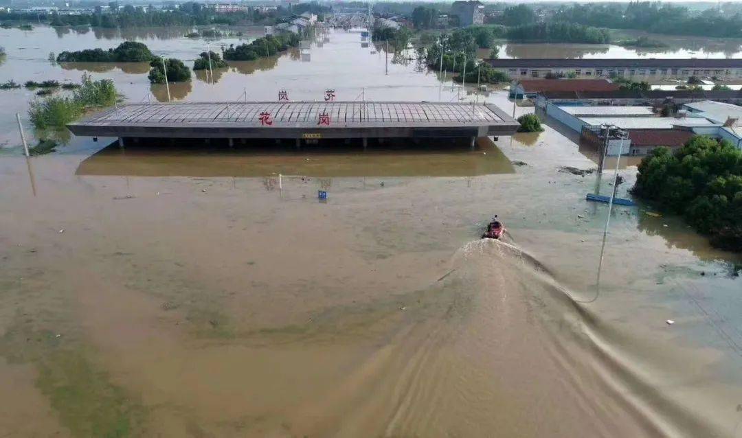 舒城全县公安机关全力参加防汛抗洪抢险救灾