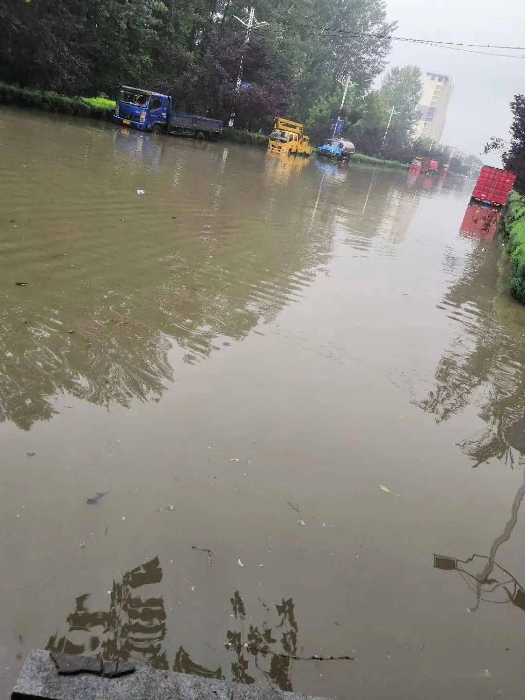 暴雨围城项城市区进入水寨模式