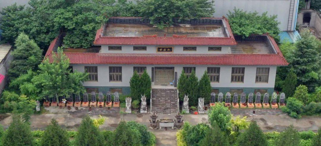 西安丨吓!女子刚买的阳光房变成了"坟景房"?