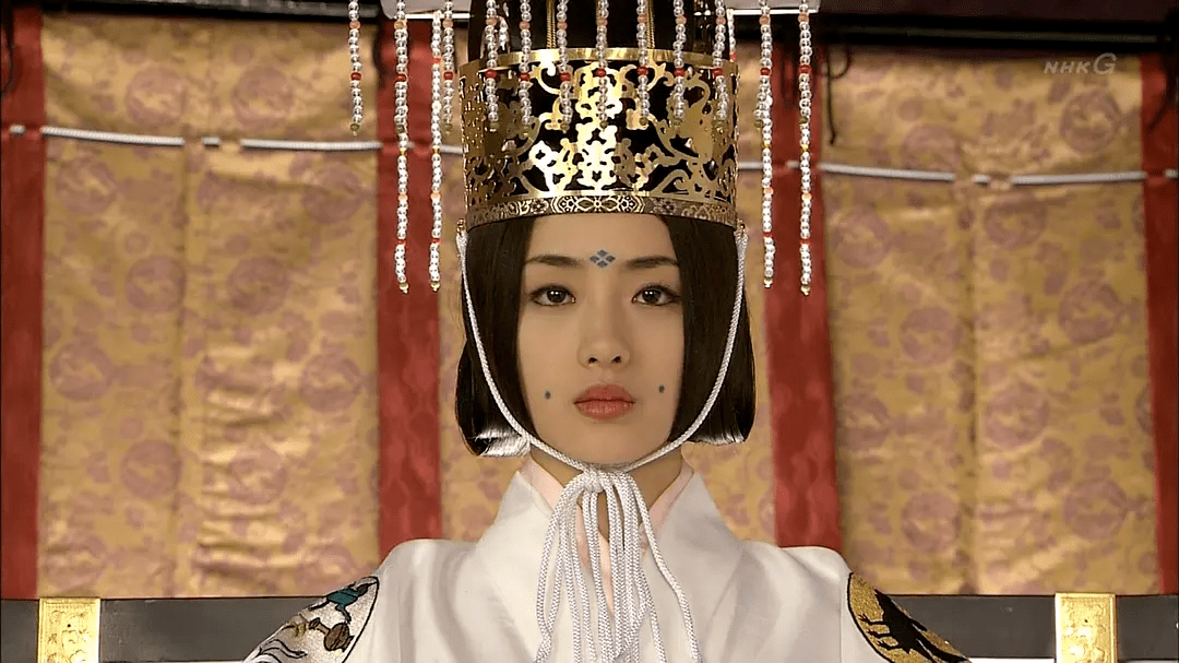 在抖音上刷到一个日本古装剧,叫《大佛开眼》,其主角之一就有石原里美