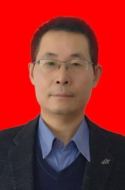 程斌 笔名:程彬,毕业于西北大学,文学学士,新浪微博达人"秦岭松林"