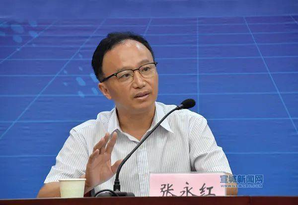 张永红回答记者提问发布会上,张永红还通报了市区生活垃圾分类工作