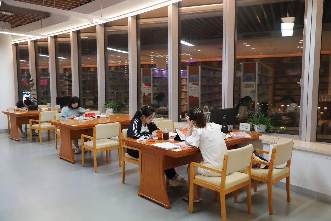 不少市民通过亲身经历得到了答案 因为, 宜兴文化中心部分场馆试行