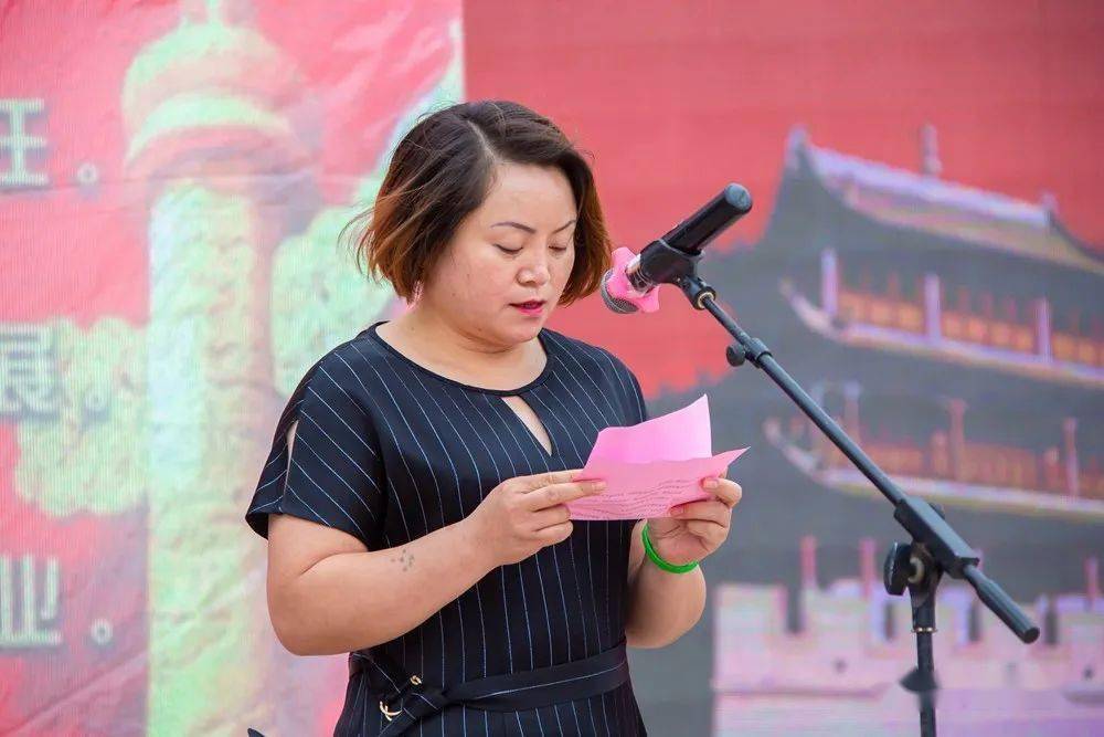 市政府副市长徐金丽出席当天仪式的领导有:市委常委,市政府副市长