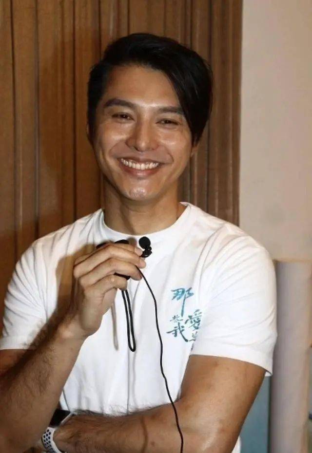 tvb小花自曝曾被导演质疑会不会演戏,黄嘉乐:你要多谢他_冯盈盈