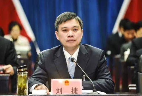 原任贵州省委组织部部长为李邑飞,已于5月调任新疆维吾尔自治区党委