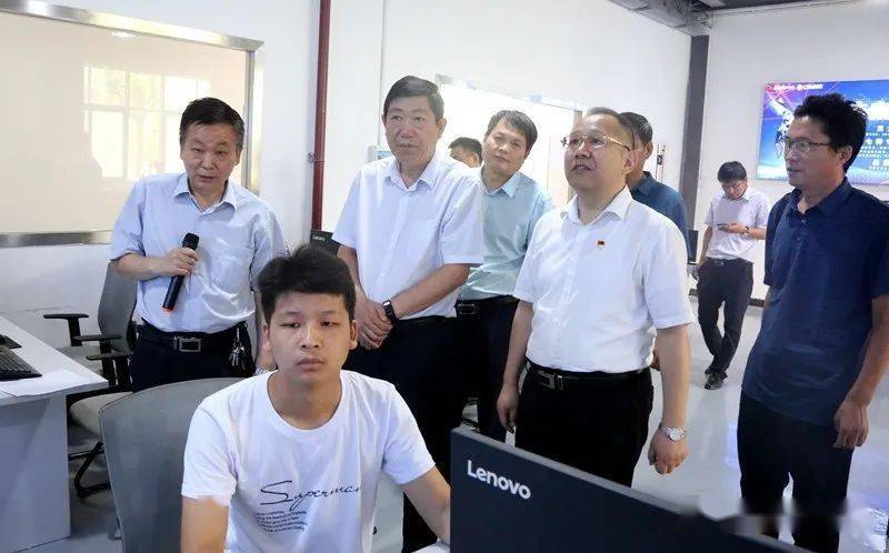 栗社臣,张合良,刘磊在漯河市第一中专 产教融合实训基地调研