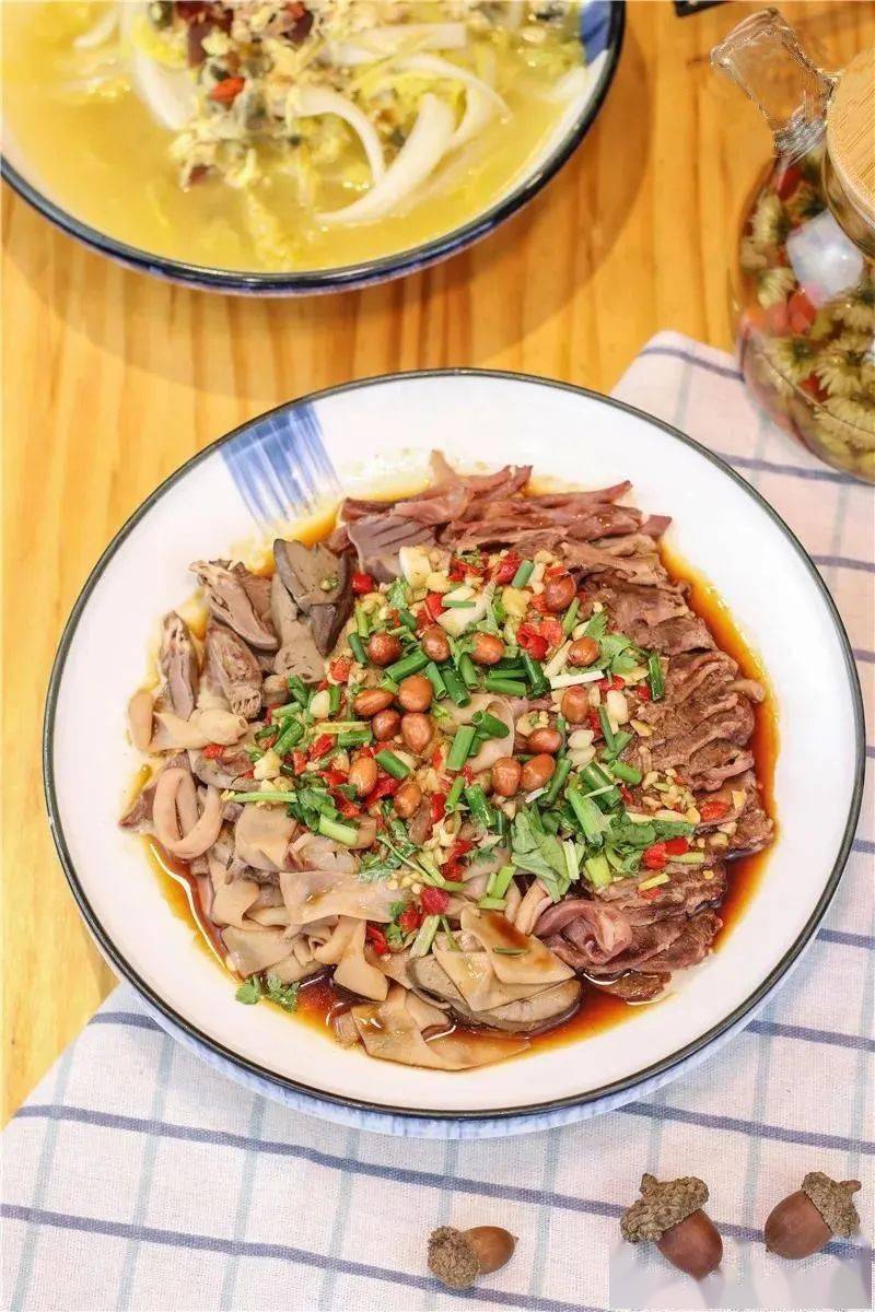 能吃到很多种随心搭配的肉不一样的搭配数都数不过来隔山肉,白切鸡