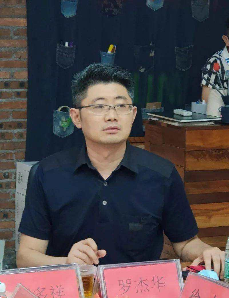 【广东省江西商会商会信息】常务副会长罗杰华出席服装