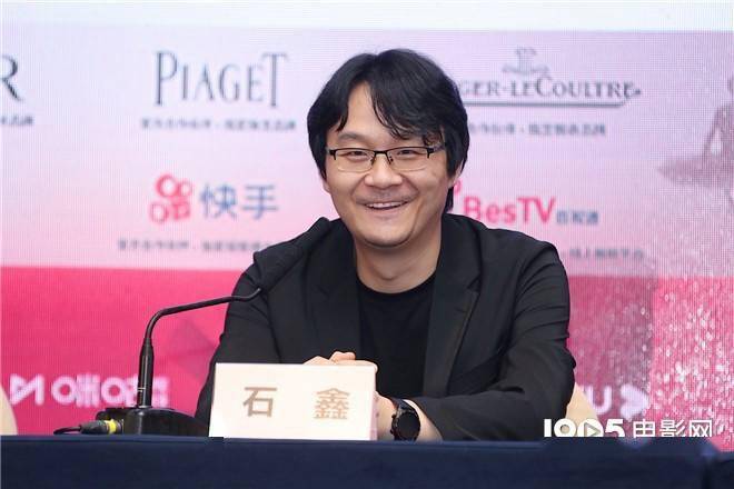 导演马越解读道,这是一部"半自传体"电影,90年代的时代记忆有很多个人