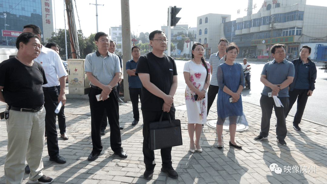 区人大常委会副主任贺清平带领调研组,对大营镇温塘村城中村建设及