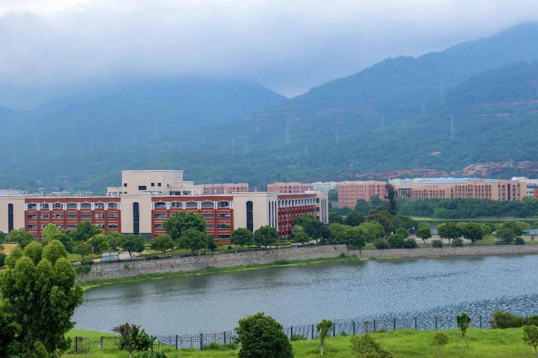 吴永恩大学照片图片