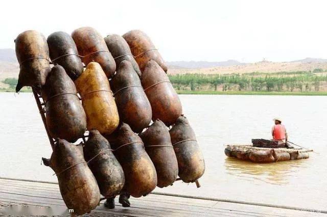 微周刊 | 在兰州,有一种"军舰"叫羊皮筏子_黄河