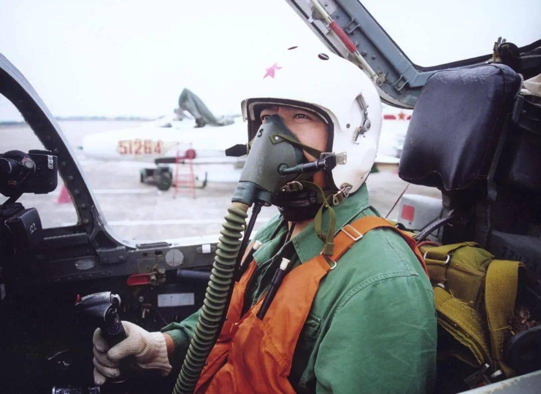 八一图文展向中国军人致敬文末有惊喜